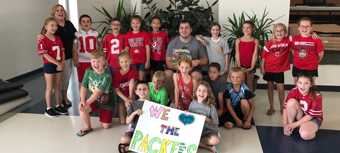 Green Bay Packers Center, Corey Linsley, visited Legend Elementary this summer to read to students